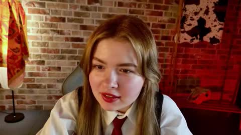 Snapshot of haleysun chatting on 10/23/25, 01:32 HaleySun online show from 10/23/25, 01:32