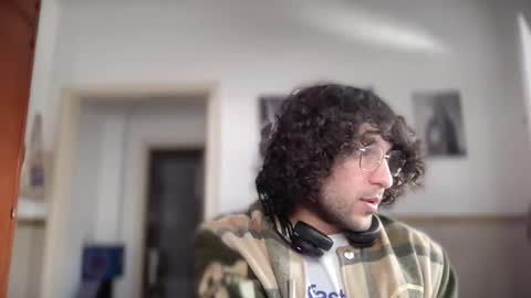 Snapshot of halfblood18 chatting on 10/29/25, 03:03 halfblood18 online show from 10/29/25, 03:03