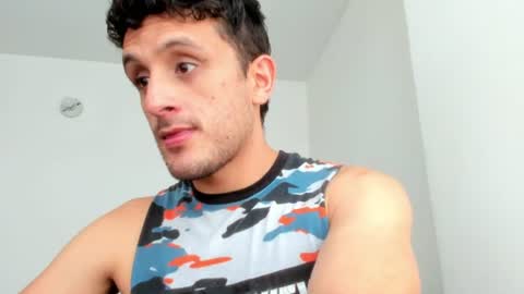 halle_1 online show from 07/11/26, 10:11
