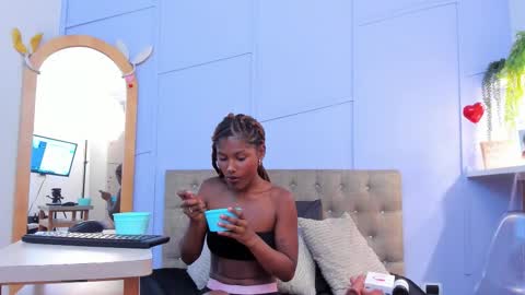 Snapshot of halleylorens chatting on 11/11/25, 07:14 Halley Lorens online show from 11/11/25, 07:14