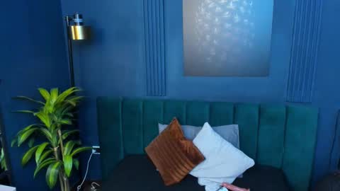 Snapshot of halleylorens chatting on 11/12/25, 07:24 Halley Lorens online show from 11/12/25, 07:24