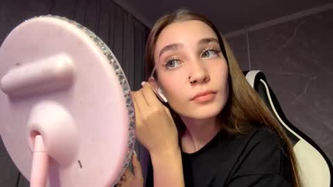 Holly online show from 11/03/25, 06:42