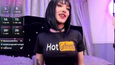 Halls Red online show from 07/15/26, 01:00