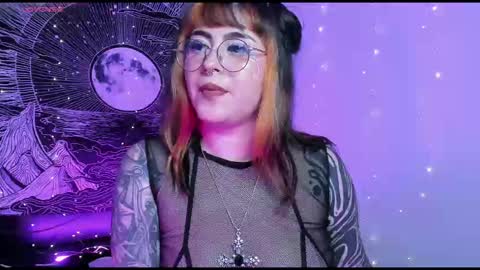 Snapshot of hallucigenia_sparza chatting on 11/15/25, 06:15 Hallu online show from 11/15/25, 06:15