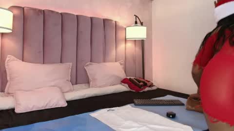 Snapshot of hallybans chatting on 12/01/25, 06:57 Hally Bans online show from 12/01/25, 06:57