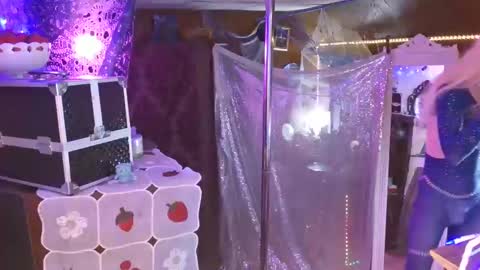 halovalentine online show from 01/04/25, 02:56