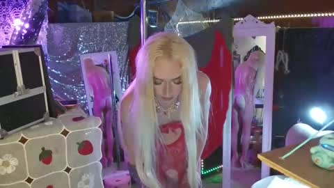 halovalentine online show from 02/10/25, 01:35