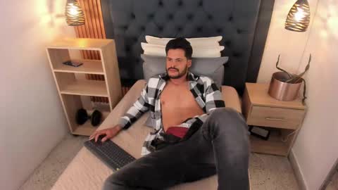 Hamilton online show from 10/16/25, 03:40