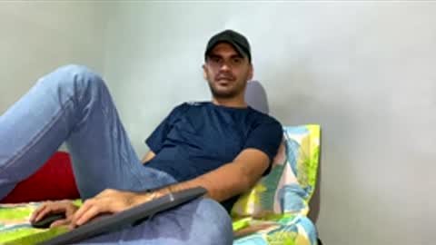 hamiltong12 online show from 11/30/25, 07:45