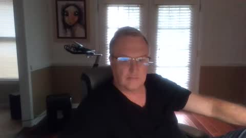 Han online show from 10/12/25, 12:04