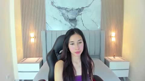 Snapshot of hana_russo chatting on 11/19/25, 03:50 Hana online show from 11/19/25, 03:50