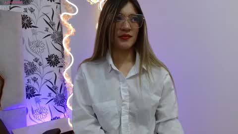 hanaa_tay online show from 09/29/25, 11:37