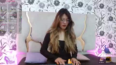 hanaa_tay online show from 10/24/25, 11:39