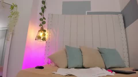 hanah_gray online show from 07/03/26, 11:27