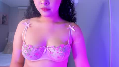Hanna Lineros  online show from 06/13/26, 12:47