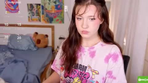 Snapshot of hanahwoods chatting on 11/26/25, 02:12 hanahwoods online show from 11/26/25, 02:12