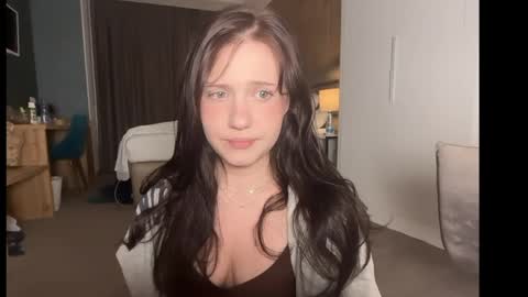 Snapshot of hanahwoods chatting on 06/01/26, 02:08 hanahwoods online show from 06/01/26, 02:08