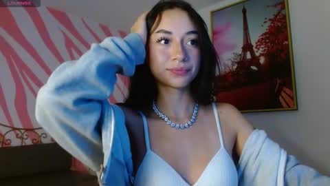 Snapshot of hanaku_8 chatting on 03/25/26, 08:37 Hanaku online show from 03/25/26, 08:37