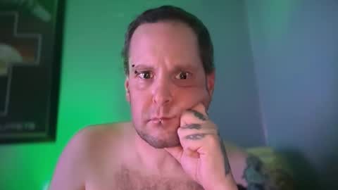 Snapshot of hand_banana_420 chatting on 10/19/25, 12:11 hand_banana_420 online show from 10/19/25, 12:11