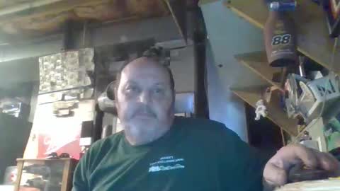 Snapshot of handiemanhere chatting on 03/08/26, 05:00 naked man online show from 03/08/26, 05:00