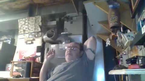 Snapshot of handiemanhere chatting on 04/02/26, 01:58 naked man online show from 04/02/26, 01:58