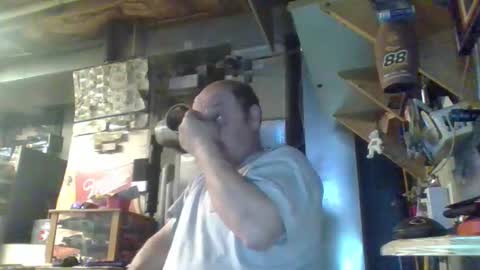 Snapshot of handiemanhere chatting on 04/03/26, 01:36 naked man online show from 04/03/26, 01:36