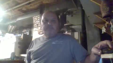 Snapshot of handiemanhere chatting on 04/05/26, 05:48 naked man online show from 04/05/26, 05:48