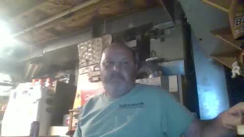Snapshot of handiemanhere chatting on 04/30/26, 03:24 naked man online show from 04/30/26, 03:24
