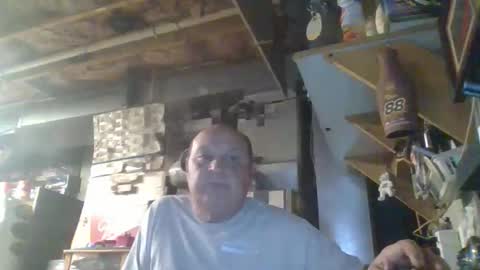Snapshot of handiemanhere chatting on 05/03/26, 02:50 naked man online show from 05/03/26, 02:50