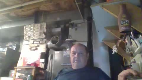 Snapshot of handiemanhere chatting on 05/06/26, 01:47 naked man online show from 05/06/26, 01:47
