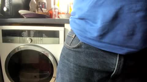 Snapshot of handncocknocum chatting on 02/10/25, 11:36 handncocknocum online show from 02/10/25, 11:36