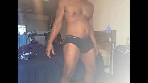 Snapshot of handsallover242 chatting on 11/14/25, 08:07 handsallover242 online show from 11/14/25, 08:07