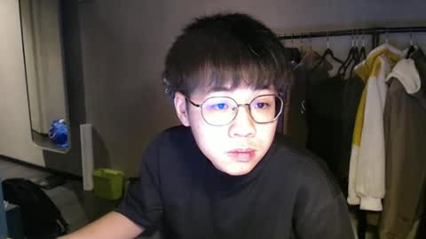 handsome_mannn online show from 12/18/24, 10:24