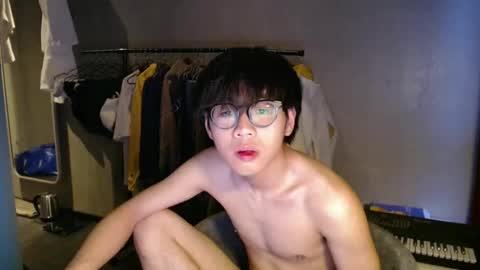 handsome_mannn online show from 05/17/26, 07:10