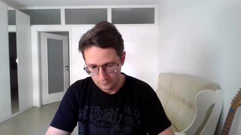 Snapshot of handsome_sasha chatting on 06/17/26, 10:39 Sasha online show from 06/17/26, 10:39