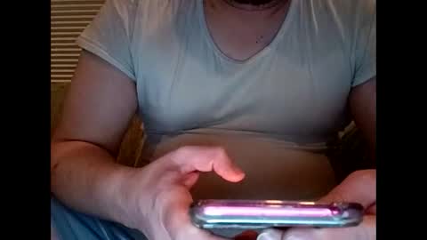 Snapshot of handsomedaddy198924 chatting on 03/04/26, 04:18 Handsomedaddy198923 online show from 03/04/26, 04:18