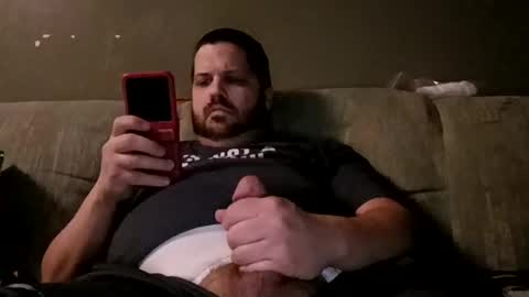 Snapshot of handsomedaddy198924 chatting on 06/13/26, 07:28 Handsomedaddy198923 online show from 06/13/26, 07:28