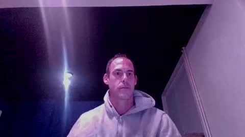 Snapshot of handsomeguy4ever chatting on 10/18/25, 02:25 handsomeguy4ever online show from 10/18/25, 02:25