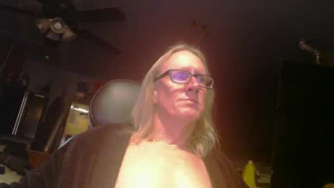 Snapshot of handyman5303 chatting on 01/22/25, 08:51 Handystudman online show from 01/22/25, 08:51