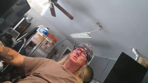 Snapshot of handyman5303 chatting on 11/05/25, 06:30 Handystudman online show from 11/05/25, 06:30