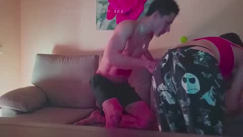 Snapshot of hane40 chatting on 12/14/25, 01:38 hane40 online show from 12/14/25, 01:38