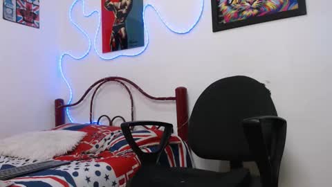 Snapshot of hank_fuller01 chatting on 09/27/25, 01:10 Hank online show from 09/27/25, 01:10