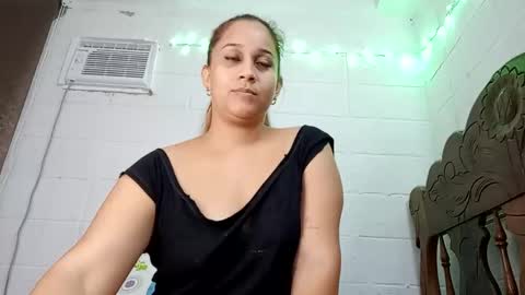 Snapshot of hankalanna chatting on 10/29/25, 04:15 Hank alanna online show from 10/29/25, 04:15