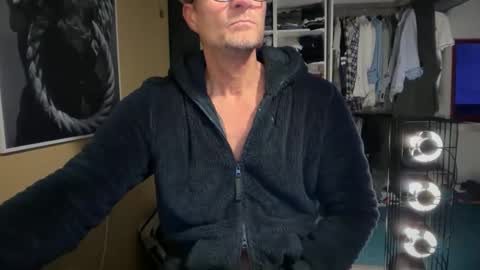 hanky online show from 12/25/24, 03:28