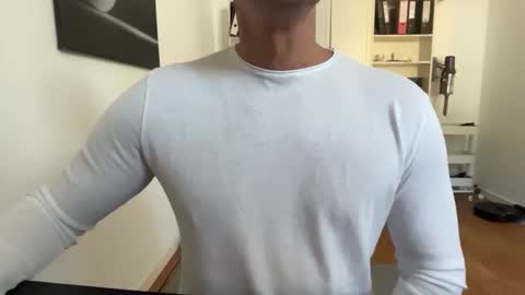 hanky online show from 10/01/25, 09:37