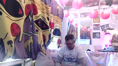 Snapshot of hankrams chatting on 10/18/25, 07:14 hank rams online show from 10/18/25, 07:14