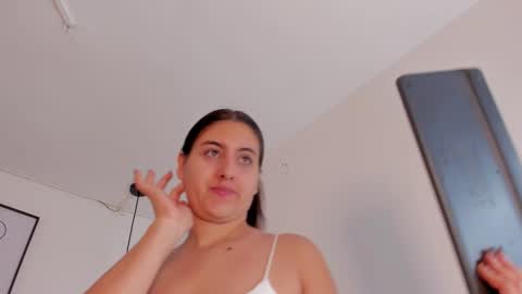 hanna__evans_ online show from 10/10/25, 12:04