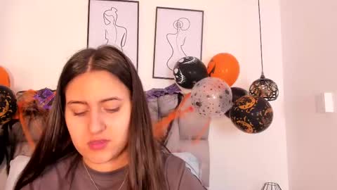 hanna__evans_ online show from 10/30/25, 12:17