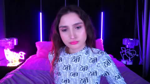 hanna__klein online show from 02/01/25, 06:54