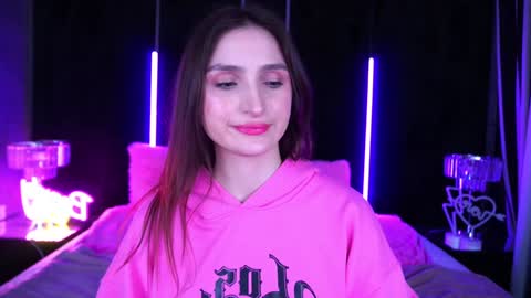 hanna__klein online show from 02/04/25, 09:49